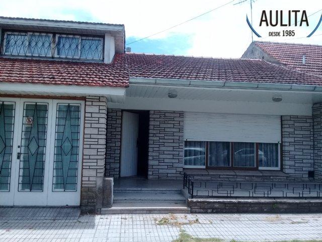 Casa en Alquiler en Miramar sobre calle Calle 28 entre 11 y av. 9,