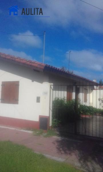 Casa en Venta en Miramar sobre calle Calle 13 entre av. 26 y 24,