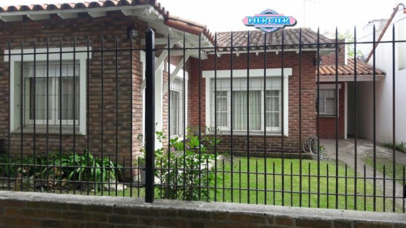 Casa en Alquiler en Miramar sobre calle calle 18 N° 1667 e/ 31 y 33,