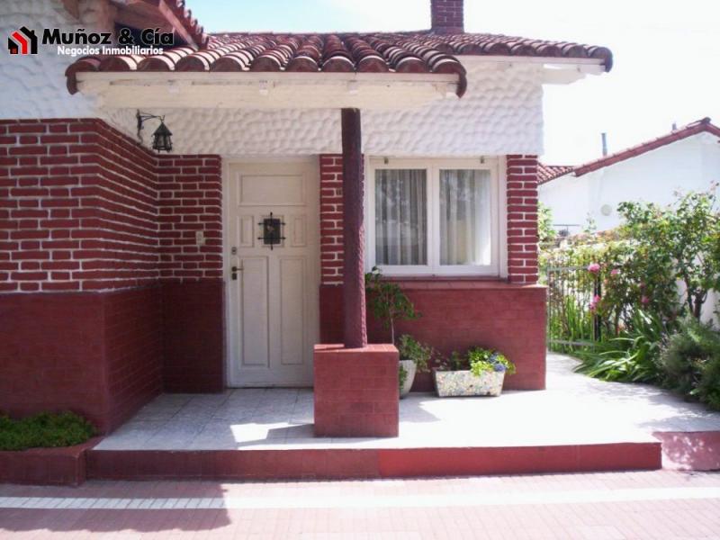 Casa en Alquiler en Miramar sobre calle calle 29 1686,