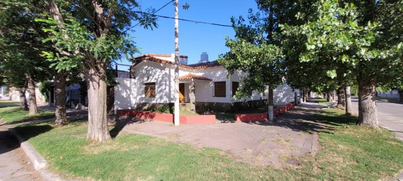 Casa en Alquiler en Miramar sobre calle calle 29 y 20,